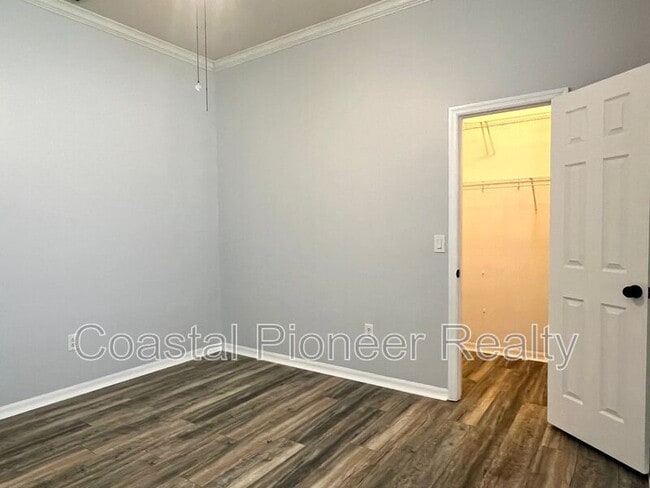 Building Photo - 18111 Sugar Brooke Dr