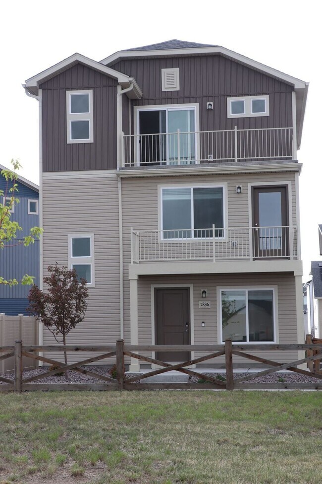 Building Photo - 5836 Thurless Ln