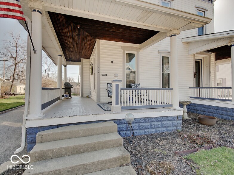 Building Photo - 345 E King St