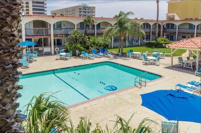 Building Photo - 15005 Windward Dr