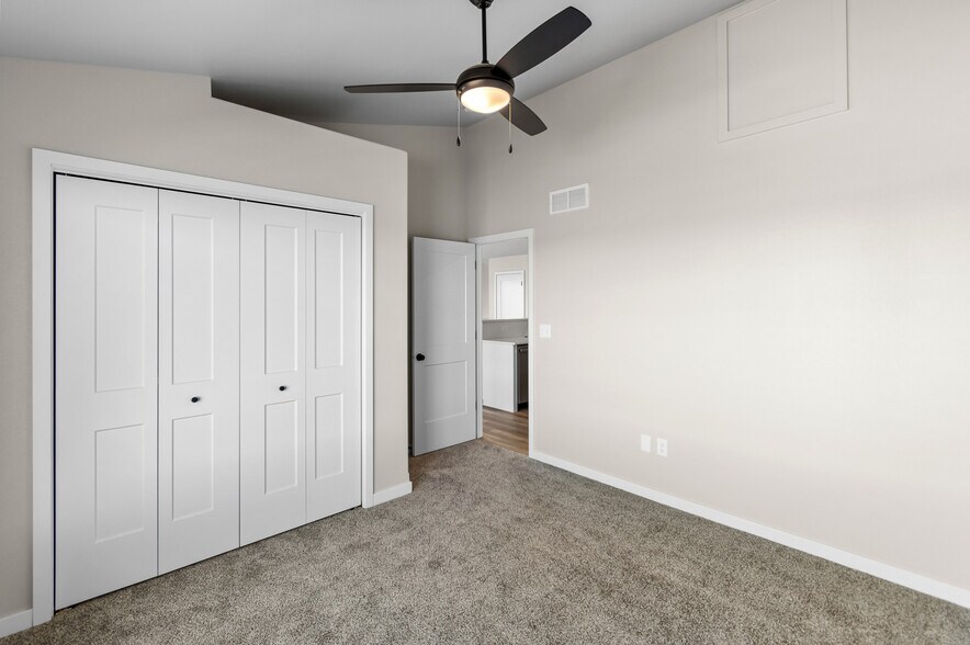 Building Photo - 1472 Ruth Ave