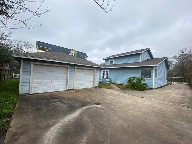 Building Photo - 911 Hawthorne Rd