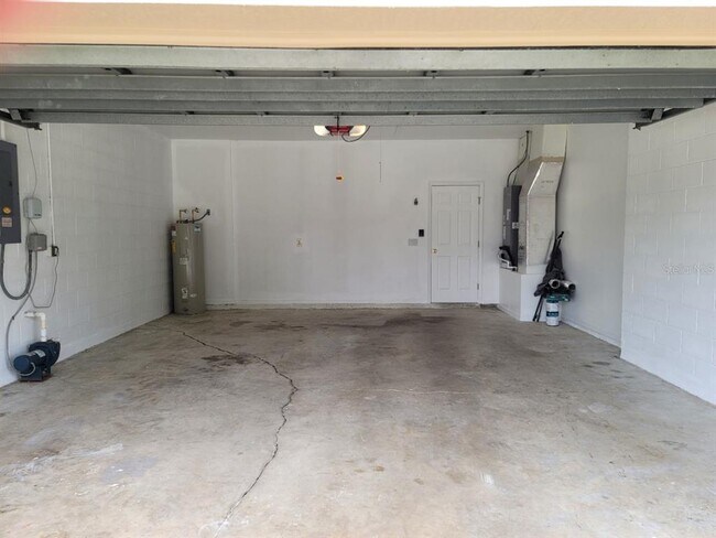 Building Photo - 60 Prince Michael Ln