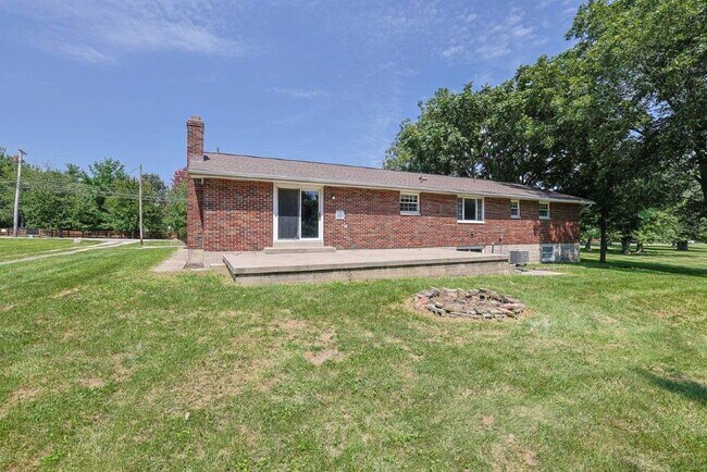 Building Photo - 8047 Bethany Rd