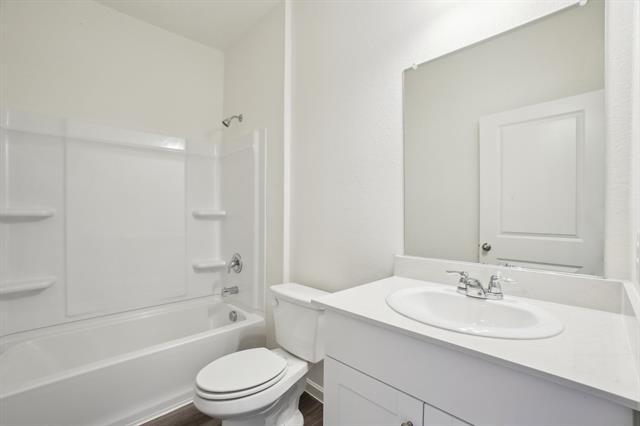 Building Photo - 2104 Prairie Ln