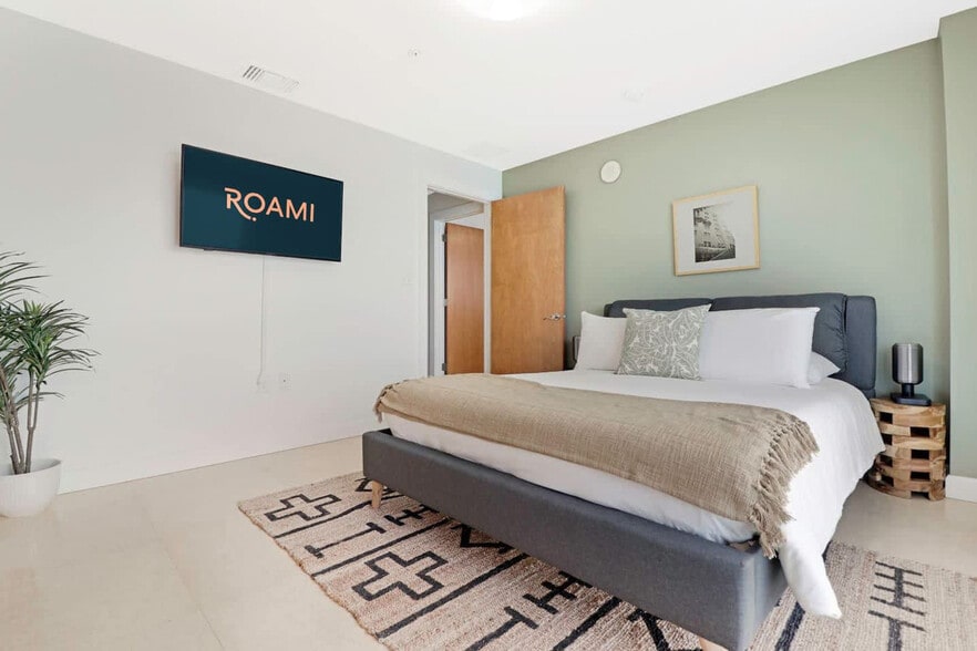 Building Photo - 7939 East Dr