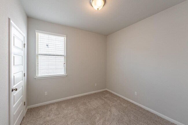 Building Photo - 12411 Zenyatta Dr