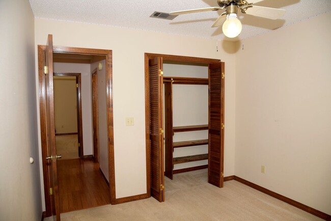 Building Photo - 3 Bedroom in Bluewater Bay!
