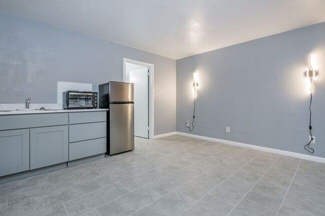 Building Photo - La Luna Luxury Suites