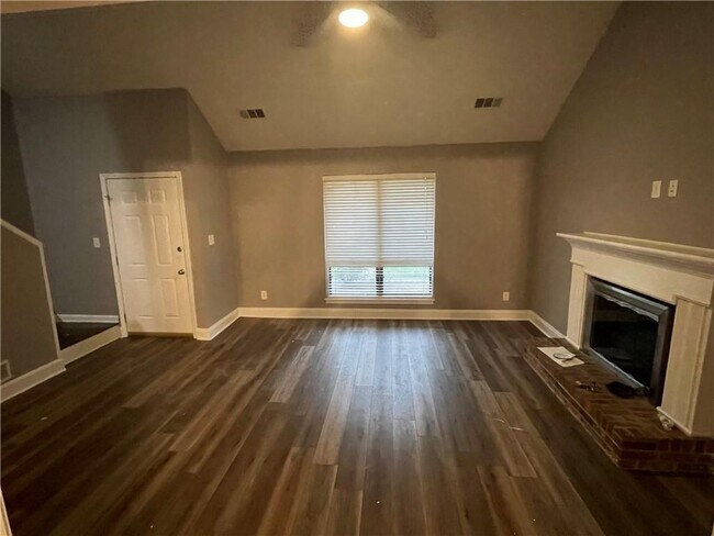 Building Photo - 2275 Newport Landing