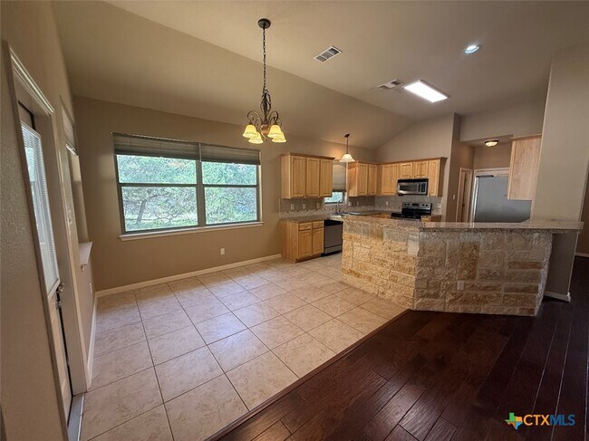 Building Photo - 270 Delanoy Dr