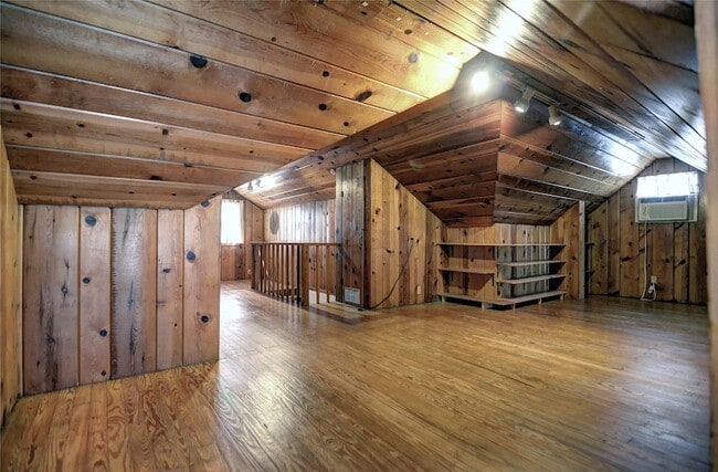 Building Photo - 5419 Longview St