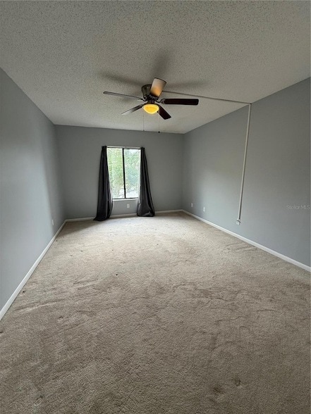 Building Photo - 927 S Pine Ridge Cir