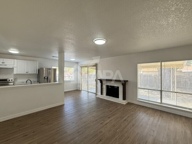 Building Photo - 2910 Lake Briar