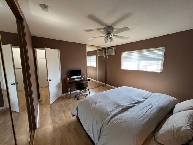 Bedroom - 3010 Montrose Ave