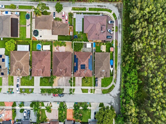 Building Photo - 14815 SW 28 Ln