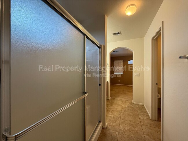 Building Photo - 9854 E Escondido Ave