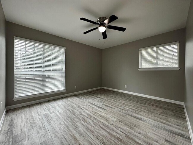 Building Photo - 3407 Norwood Hill Rd