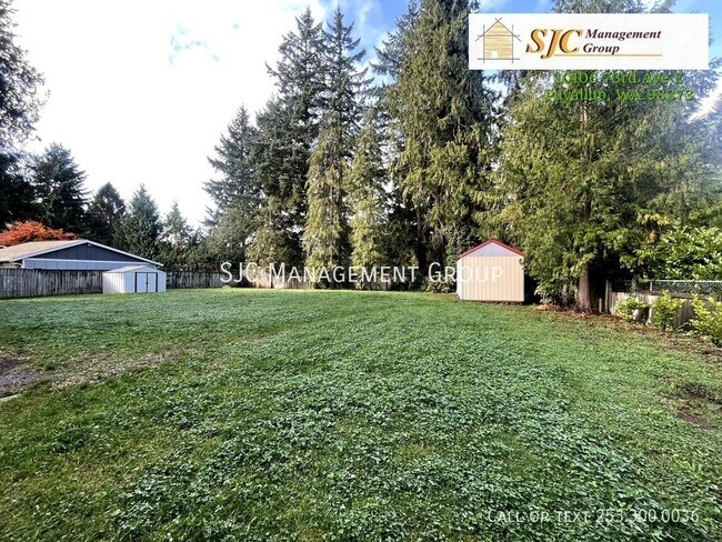 Building Photo - 10106 73rd Ave E