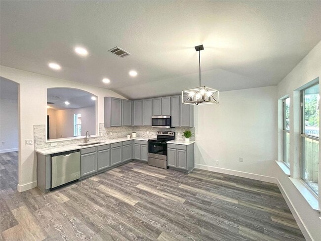 Building Photo - 5201 Bantom Woods Bend