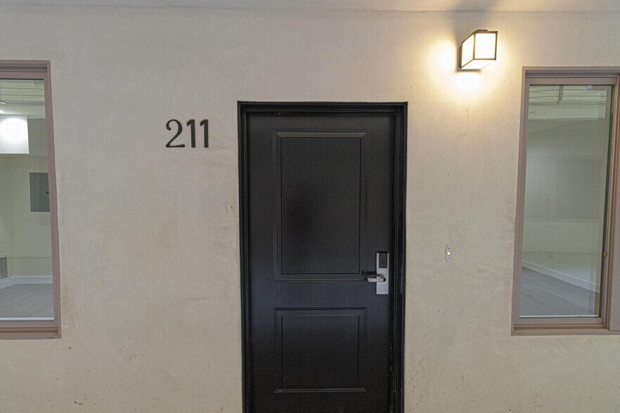 Building Photo - 3672 W Imperial Hwy