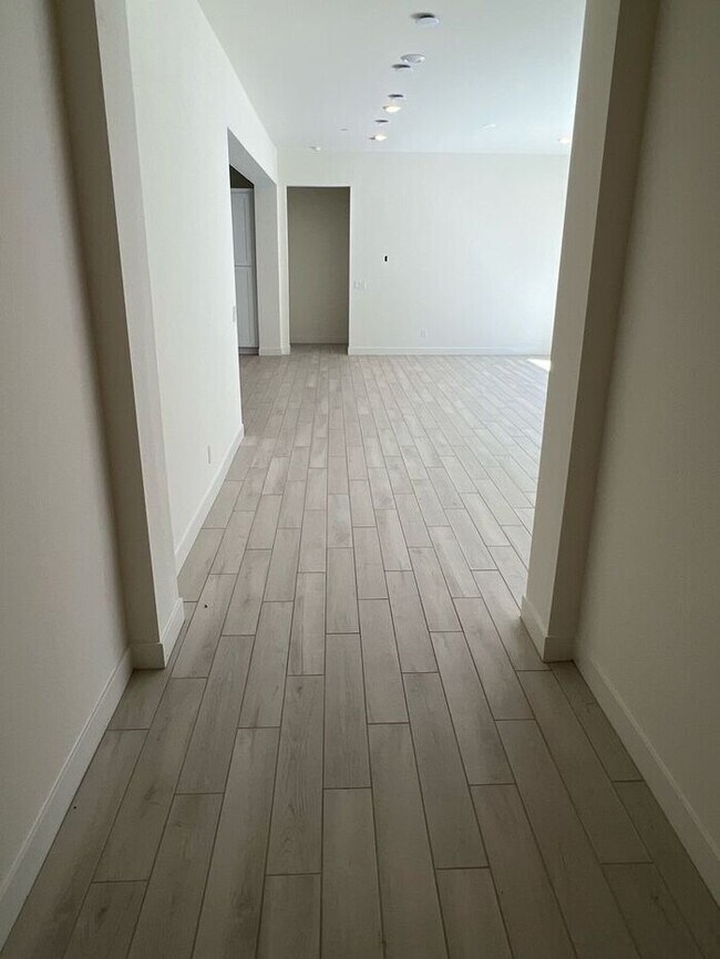 Building Photo - Executive Single-Story 4-Bedroom Rental with $50K+ Upgrades & Indoor-Outdoor Living in Chandler, AZ