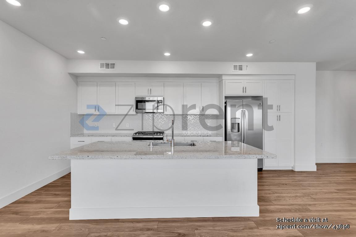 Building Photo - 3893 Quantum Dr