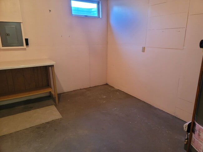 Building Photo - 1831 Rapids St