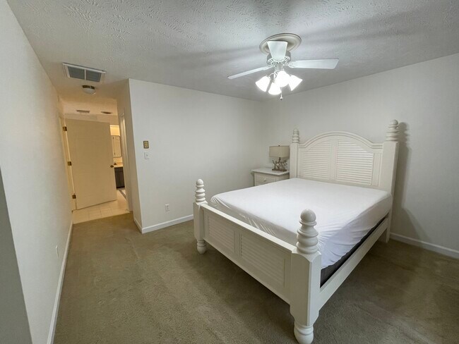 Master Bedroom - 4015 Heather Ct