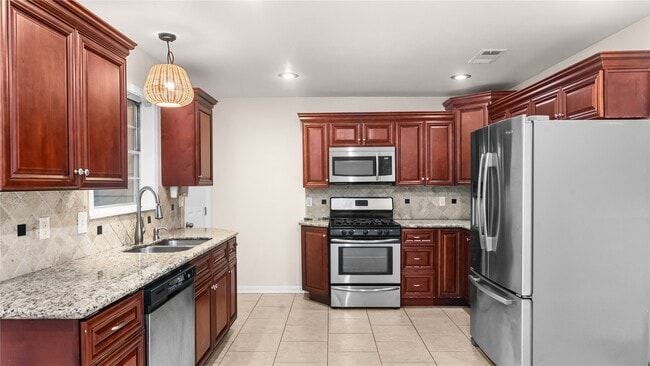 Building Photo - 9643 Val Verde St