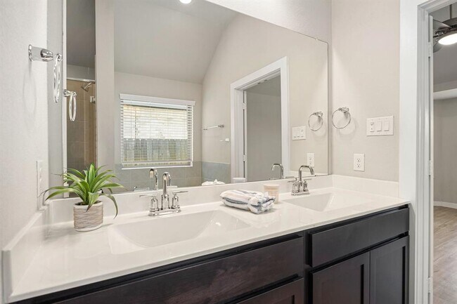 Building Photo - 21618 Coral Mist Dr