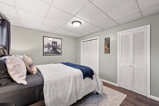 Building Photo - 3175 Rocky River Dr