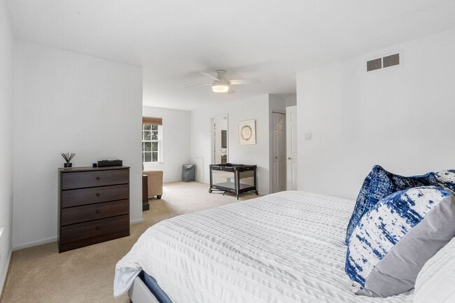 Building Photo - 3 Bd / 2.5 Bth Council Rock Townhome