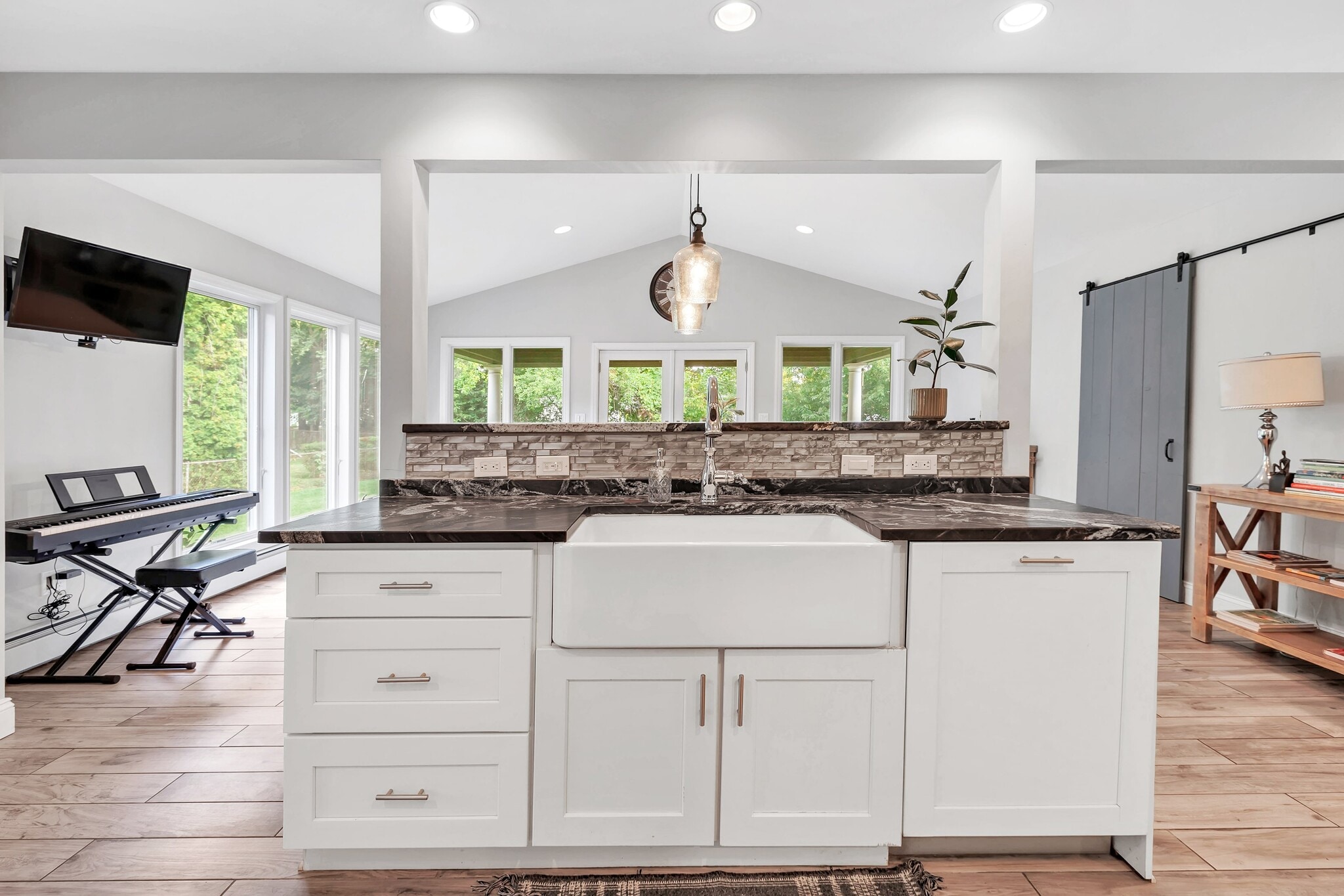 Building Photo - 26 Pearsall Pl