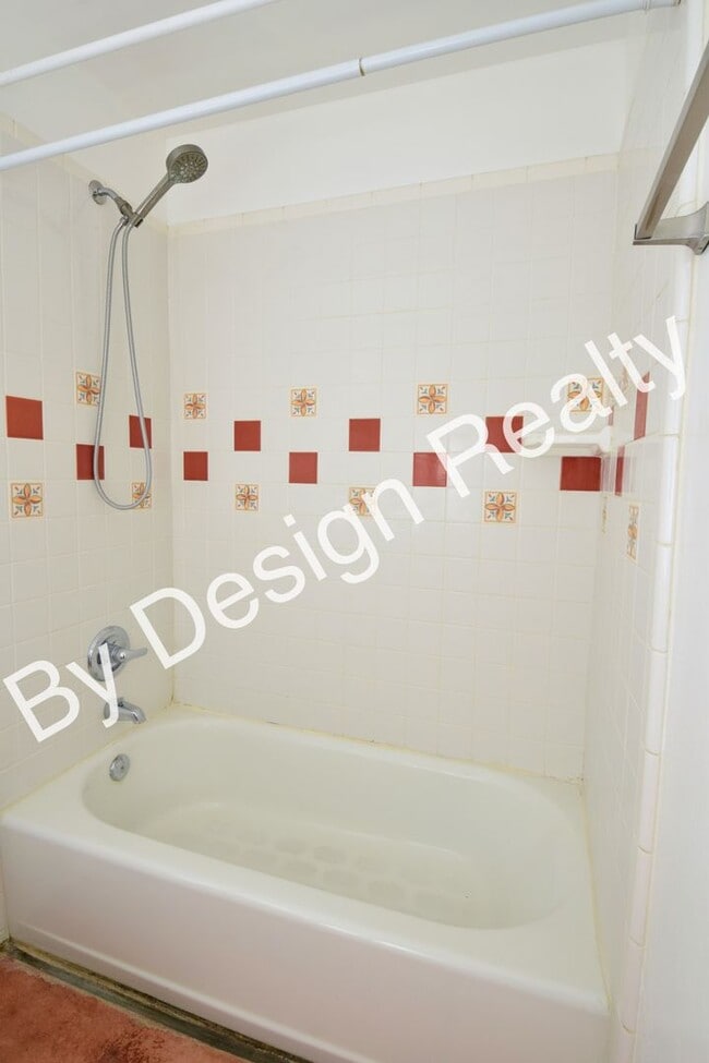 Building Photo - 2-Bed 1-Bath near University of Arizona wi...