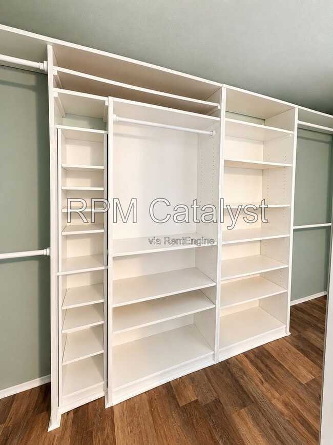 Building Photo - 116 Dolphin Dr S