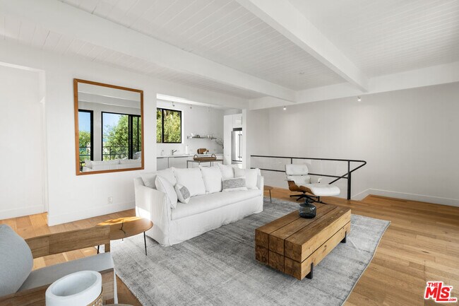 Building Photo - 28926 Cliffside Dr
