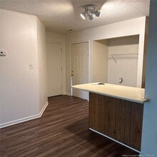 Building Photo - 6408 Starbrook Dr