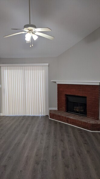 Building Photo - 5507 Estates Ct