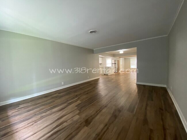 Building Photo - Completely remodeled home in Broadmoor available