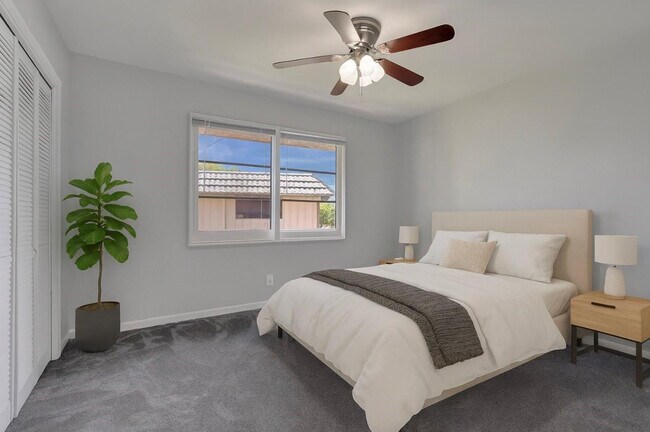 Building Photo - 12 NE 20th Ct