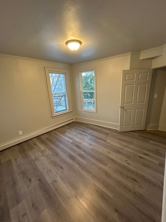 Building Photo - 3rd St 31-33 N