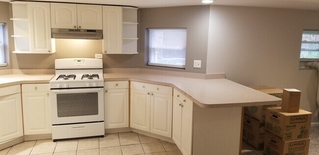 Building Photo - 4039 N Long Ave