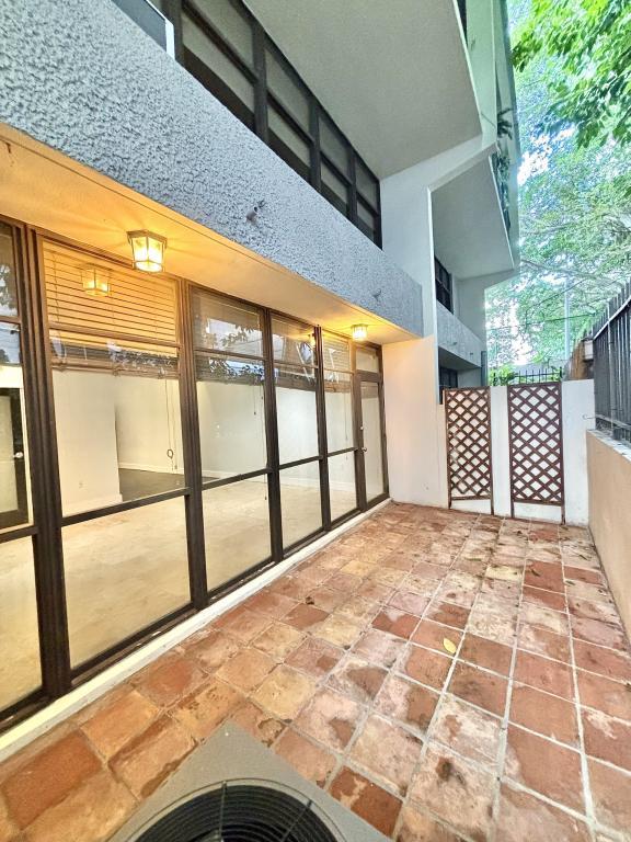 Building Photo - 2666 Tigertail Ave