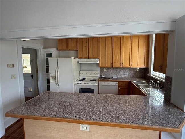 Building Photo - 4666 Iris St N