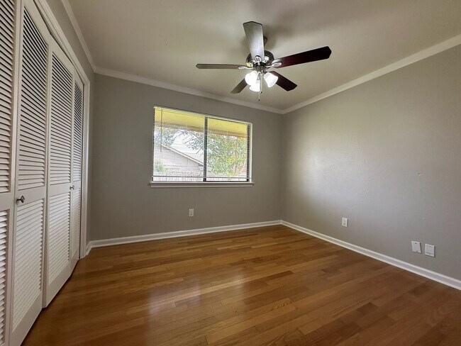 Building Photo - 12101 Scissortail Dr