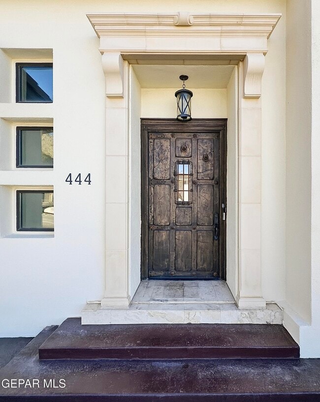 Building Photo - 444 San Clemente Dr