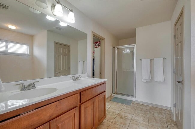 Building Photo - 20632 Farm Pond Ln