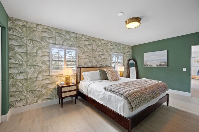 Building Photo - 1096 SW 27th Ave