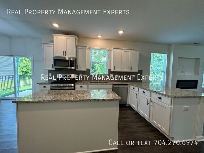 Building Photo - 3227 Selwyn Landing Dr